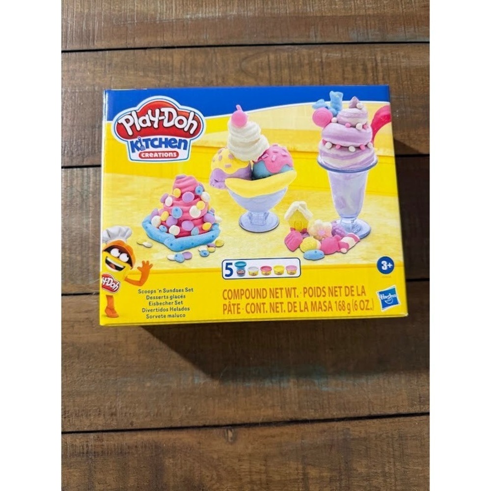 Play-Doh Kitchen Creations Scoops n Sundaes Set Hasbro Modeling Compound New